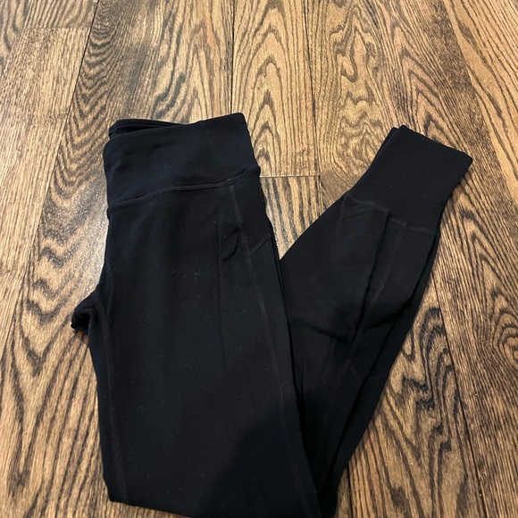 GapFit black leggings size small. - Picture 3 of 8